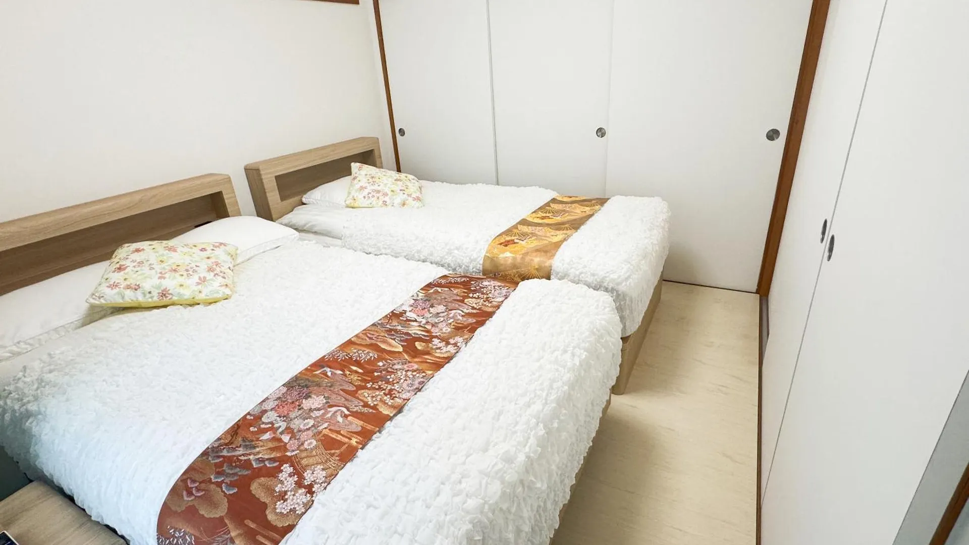 Apartment 元桜上野浅草高級民泊最大8人駅6分高級ブランドベッド家庭映画館無料自転車 Tokyo